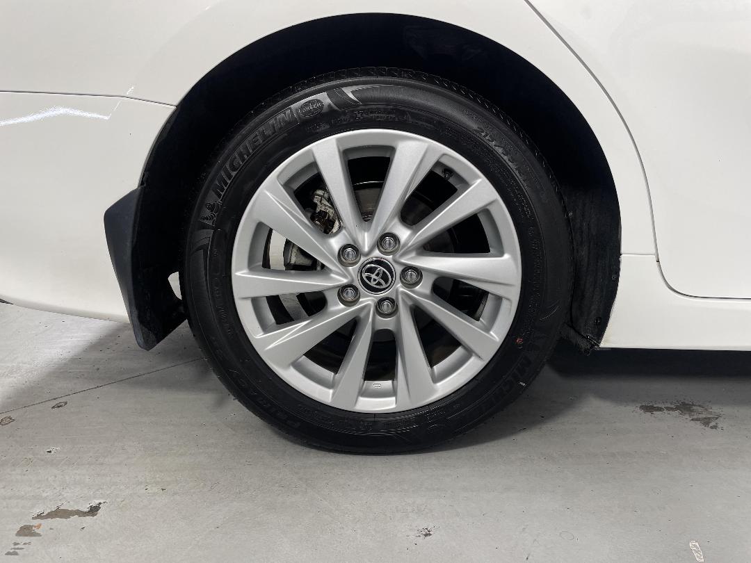 Photo '12' of Toyota Camry