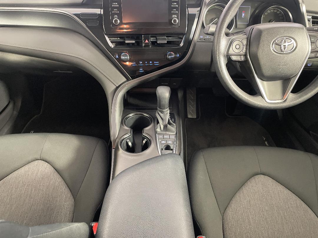 Photo '18' of Toyota Camry