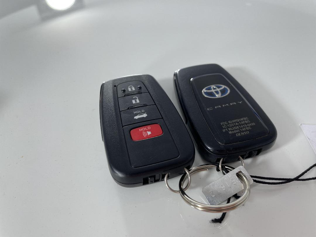 Photo '22' of Toyota Camry