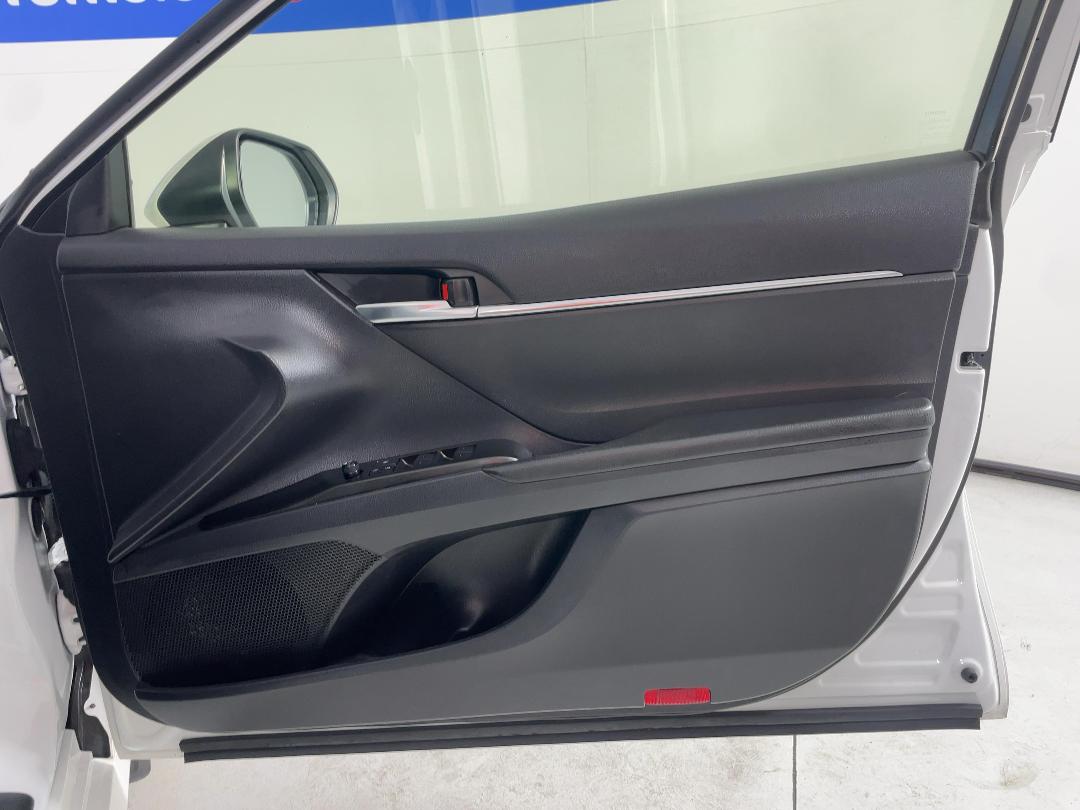 Photo '15' of Toyota Camry