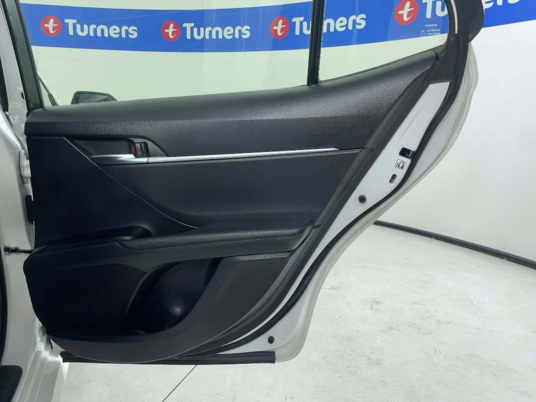 Photo '19' of Toyota Camry