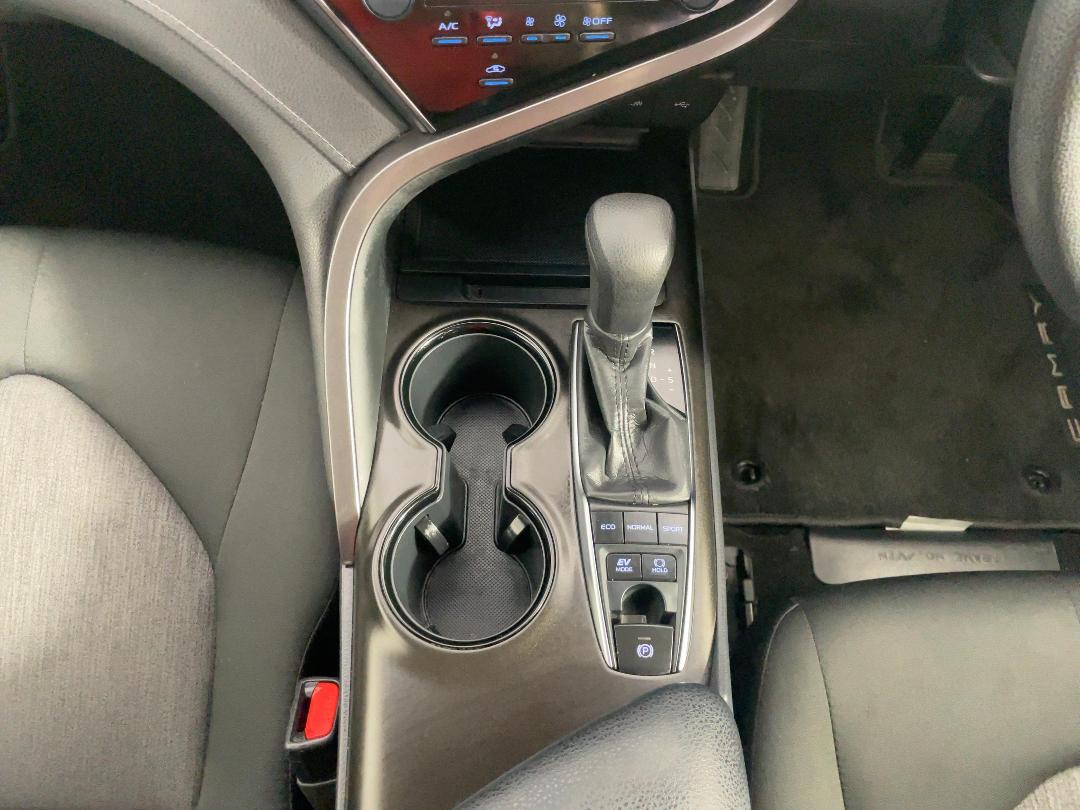 Photo '18' of Toyota Camry