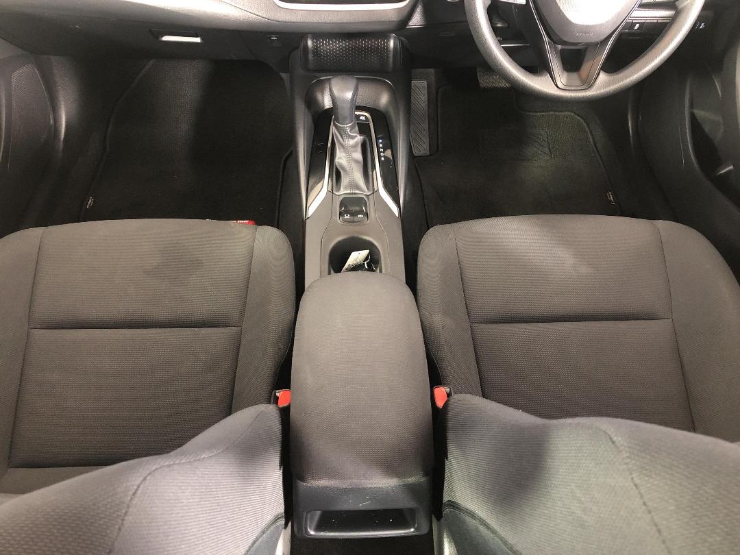 Photo '18' of Toyota Corolla