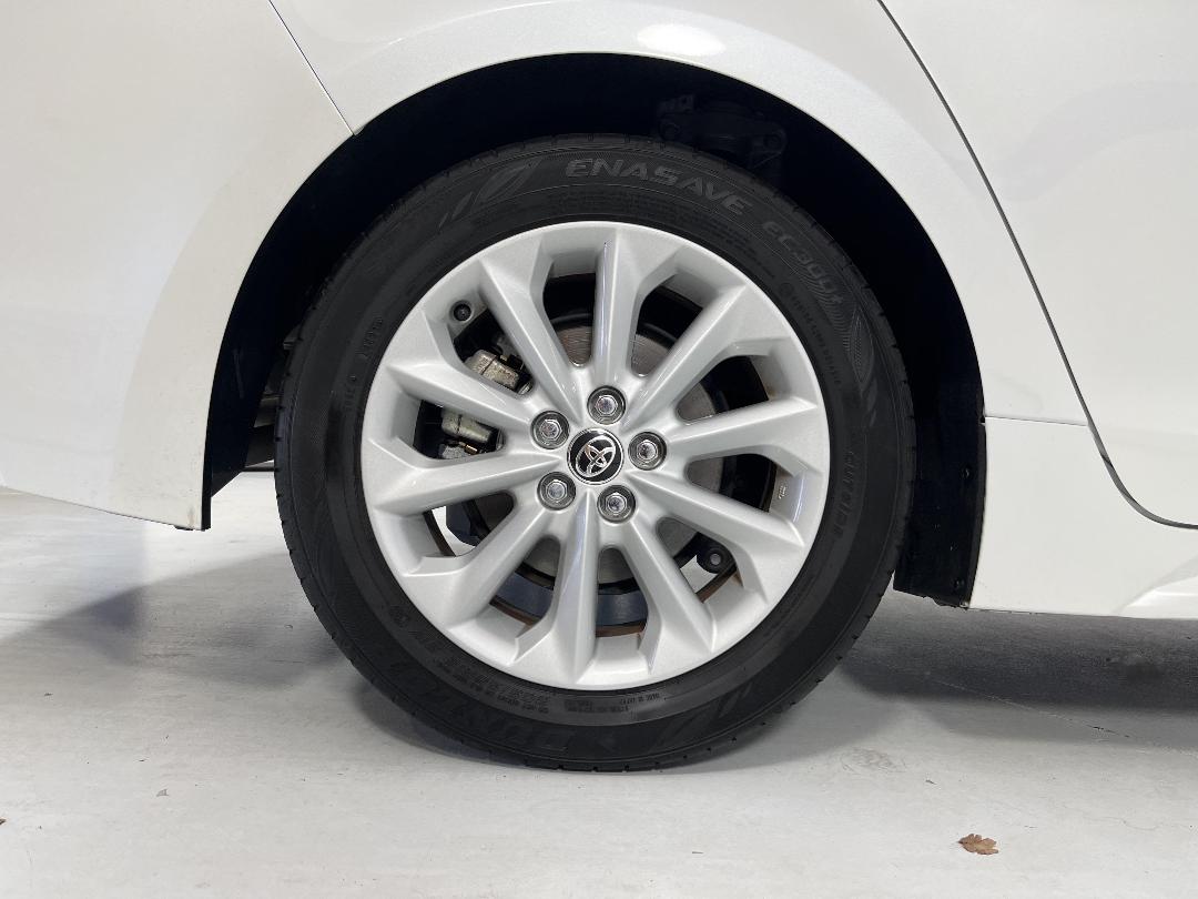 Photo '12' of Toyota Corolla