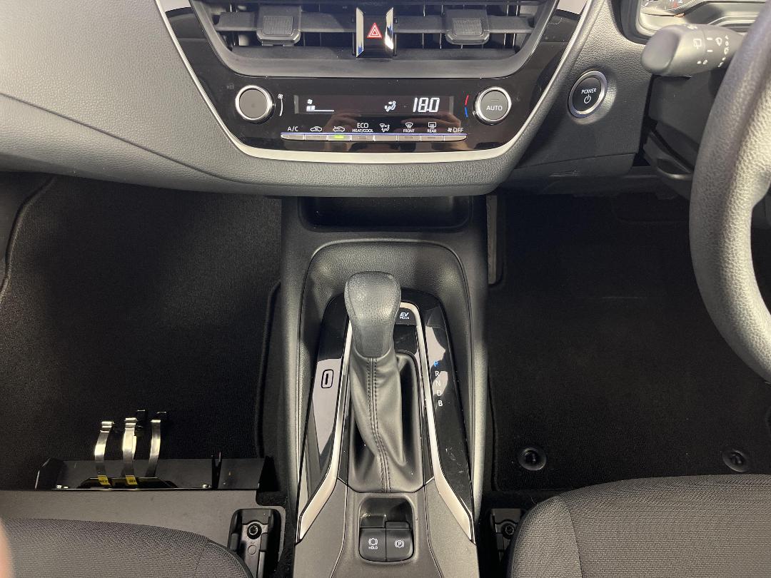 Photo '18' of Toyota Corolla