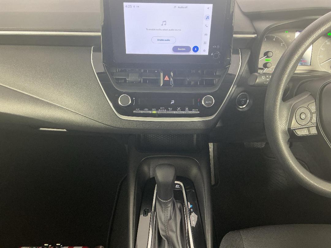 Photo '18' of Toyota Corolla