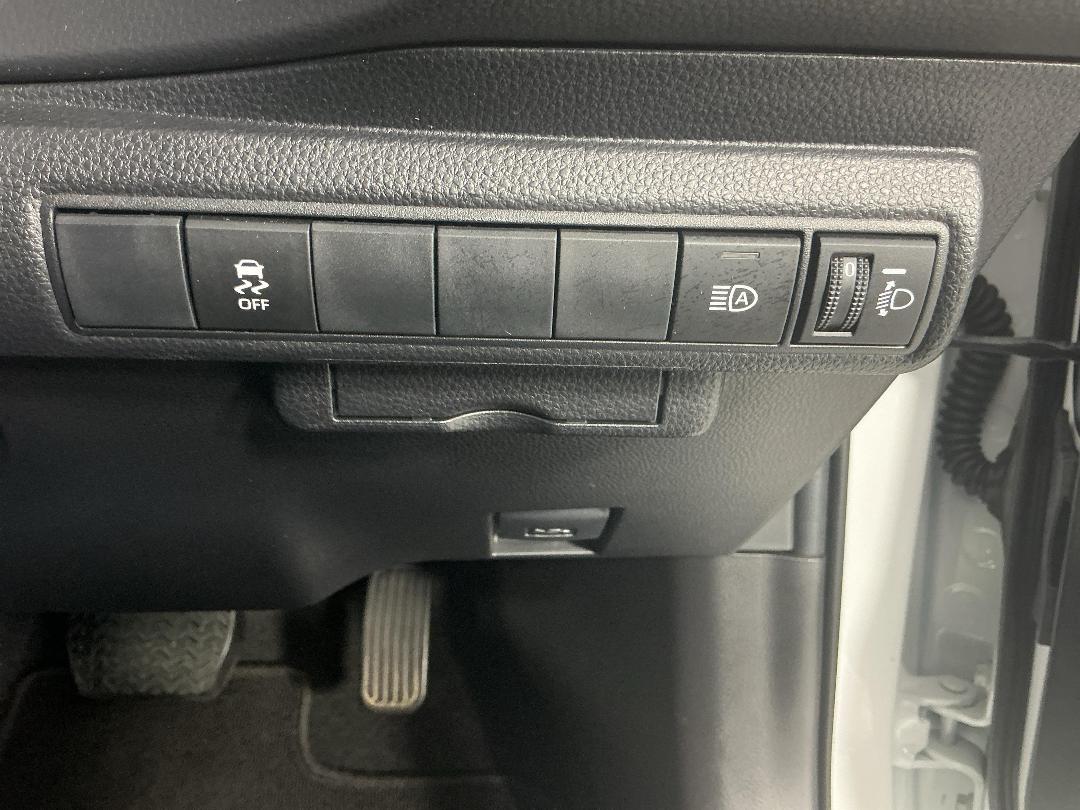 Photo '24' of Toyota Corolla