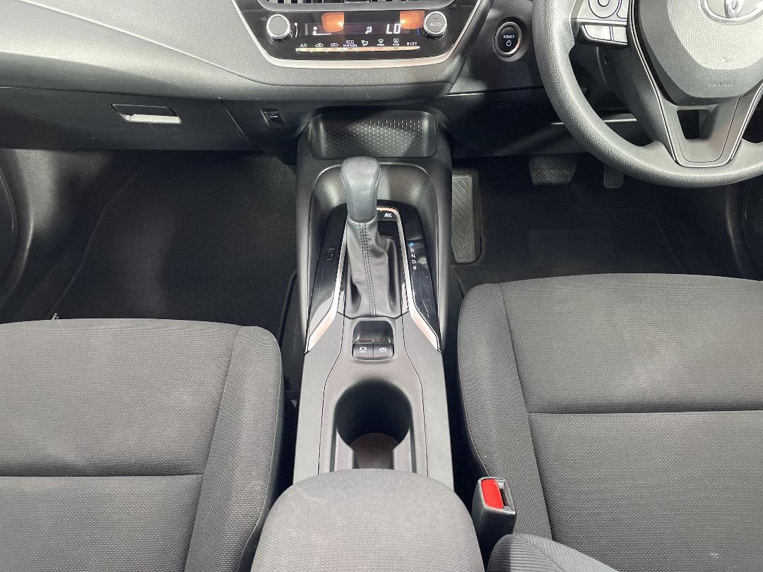 Photo '18' of Toyota Corolla