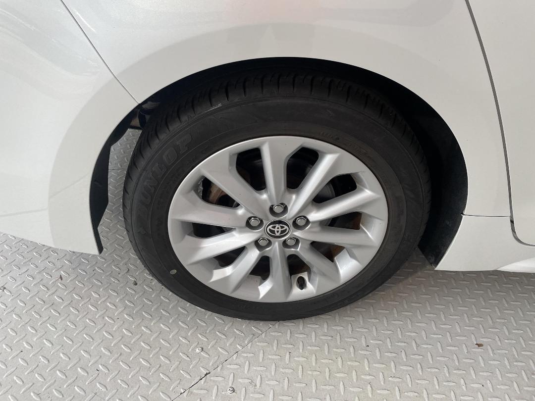 Photo '12' of Toyota Corolla