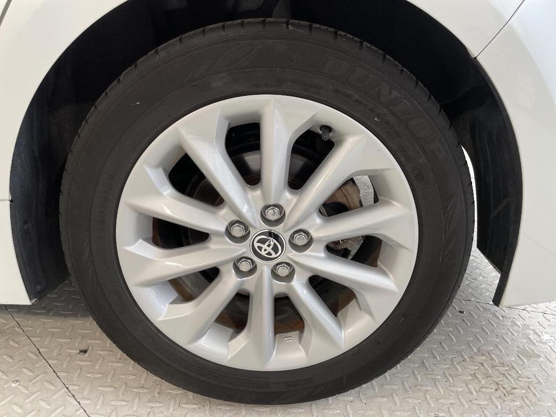 Photo '12' of Toyota Corolla