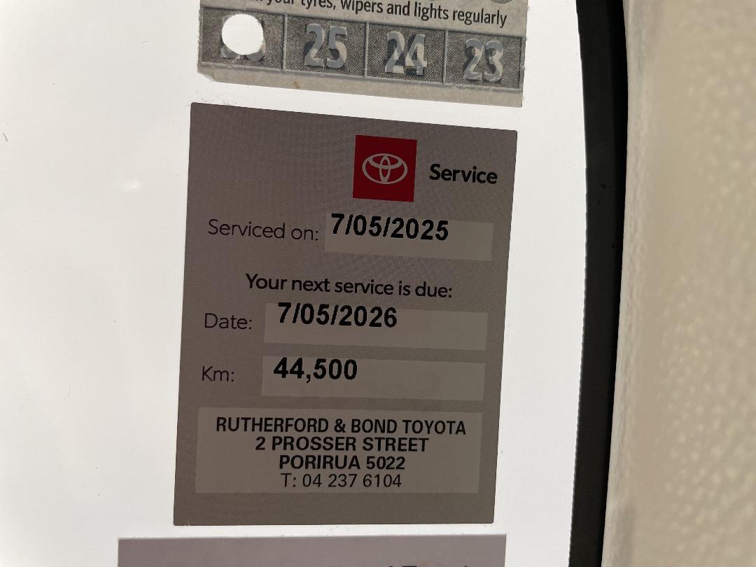 Photo '37' of Toyota Corolla