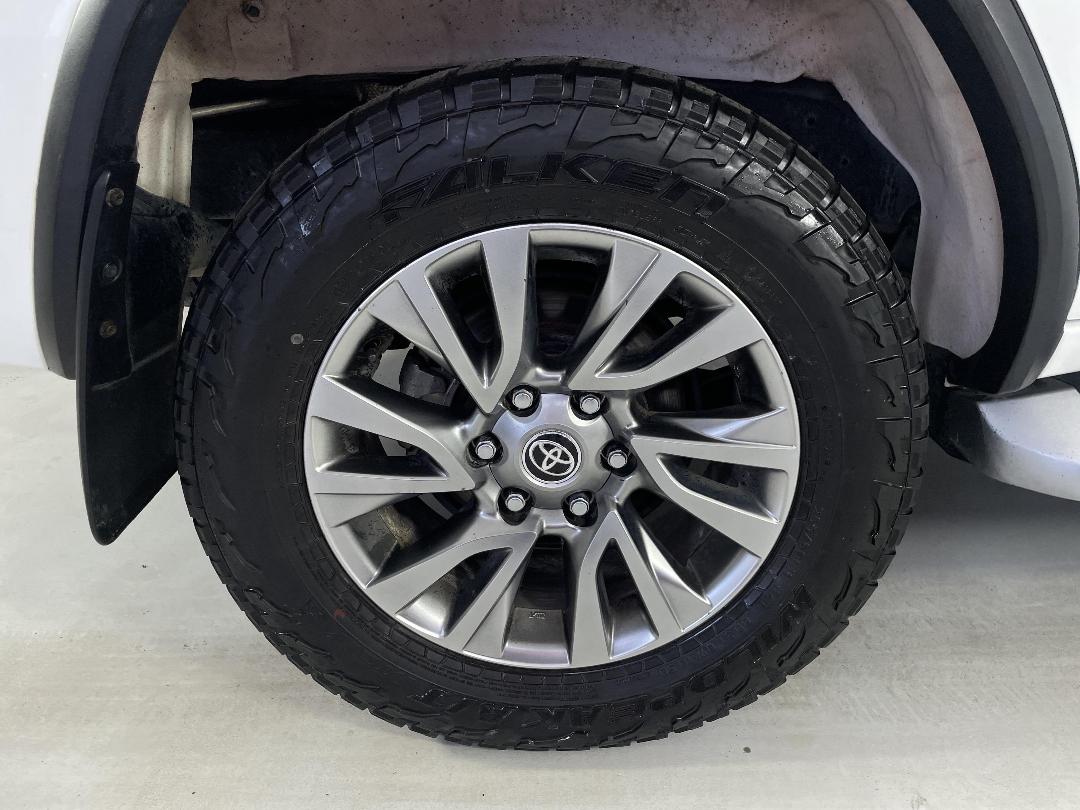 Photo '12' of Toyota Fortuner Photo '12' of Toyota Fortuner