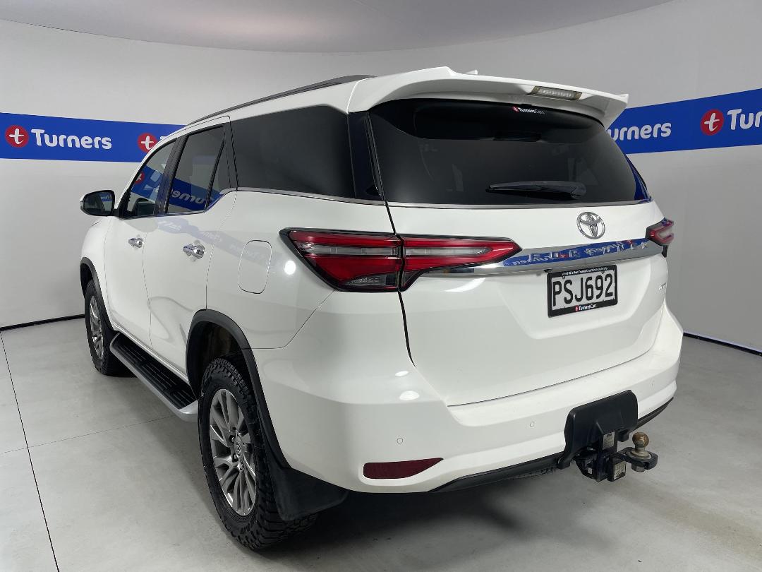 Photo '5' of Toyota Fortuner Photo '5' of Toyota Fortuner