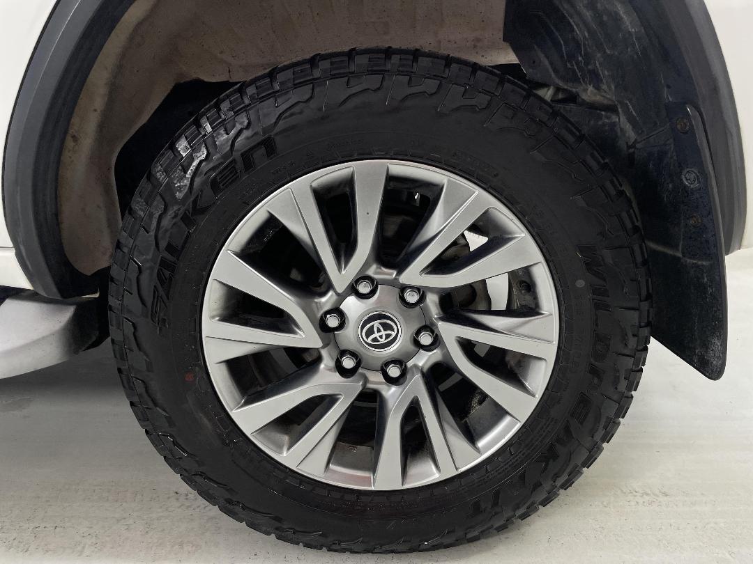Photo '11' of Toyota Fortuner Photo '11' of Toyota Fortuner