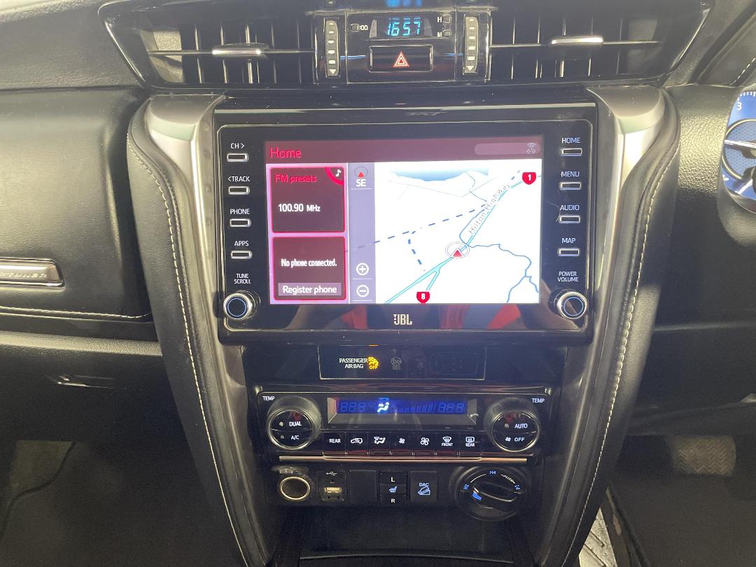 Photo '23' of Toyota Fortuner Photo '23' of Toyota Fortuner