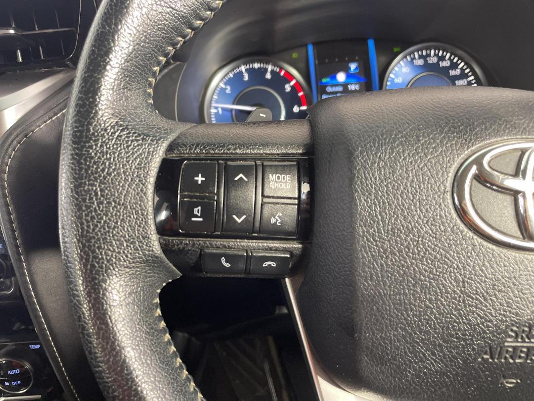 Photo '24' of Toyota Fortuner Photo '24' of Toyota Fortuner