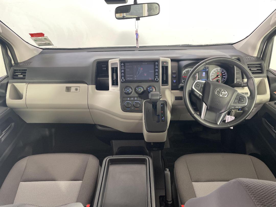 Photo '17' of Toyota Hiace Photo '17' of Toyota Hiace