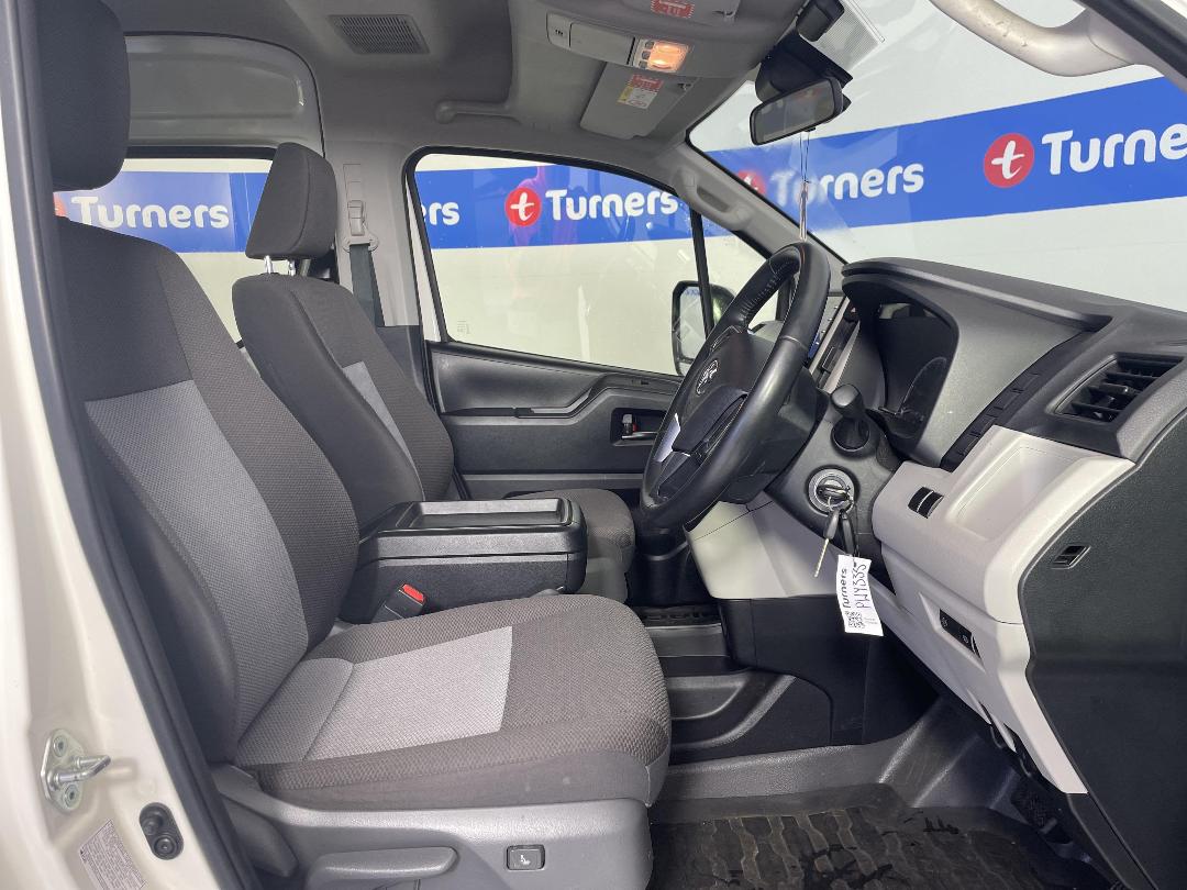 Photo '16' of Toyota Hiace