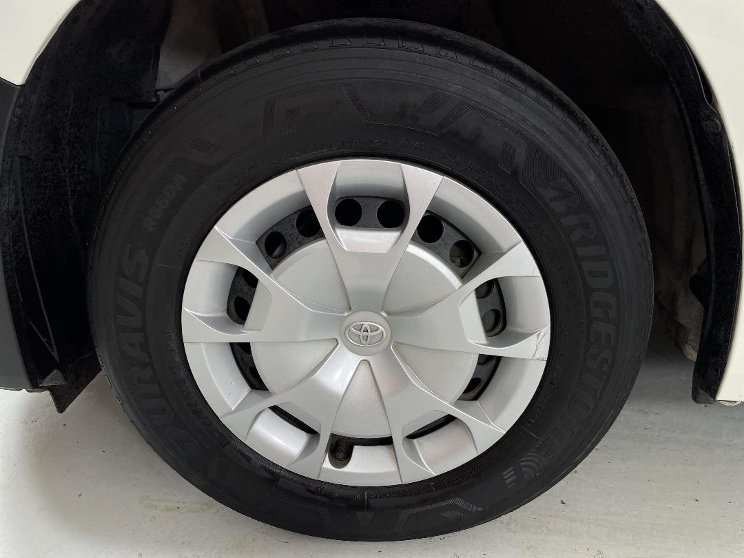 Photo '10' of Toyota Hiace