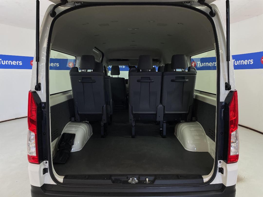 Photo '14' of Toyota Hiace