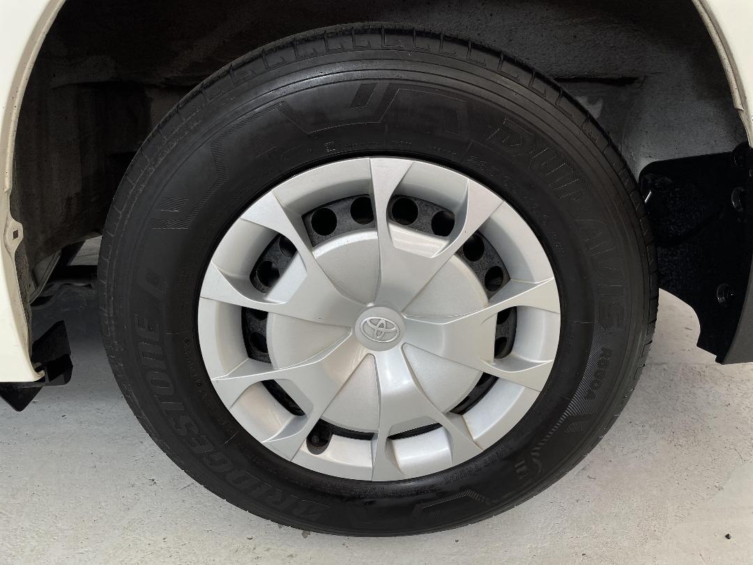 Photo '11' of Toyota Hiace