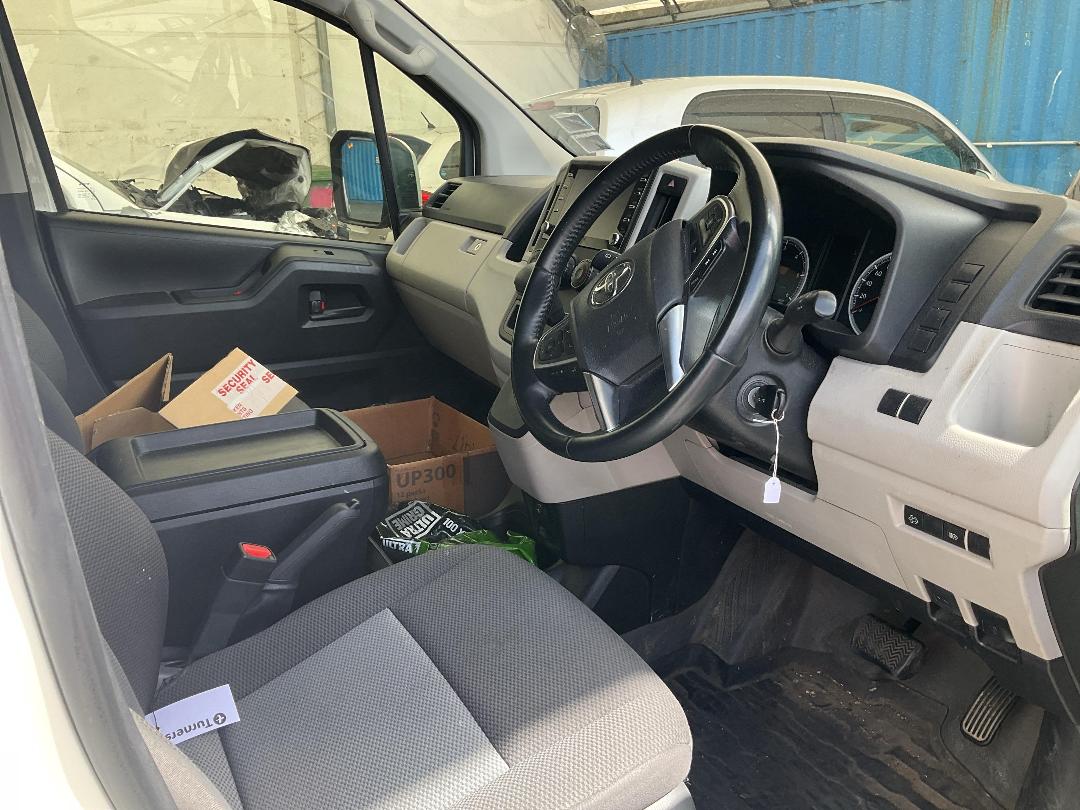 Photo '7' of Toyota Hiace ZR GVN