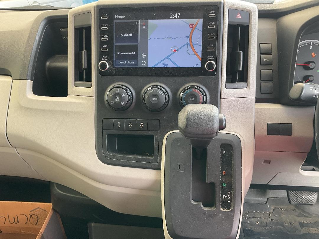 Photo '9' of Toyota Hiace ZR GVN