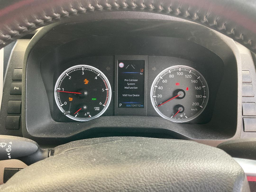 Photo '8' of Toyota Hiace ZR GVN