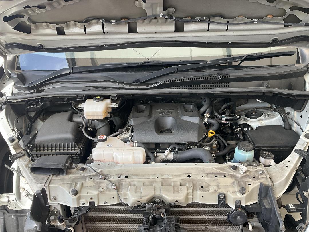 Photo '11' of Toyota Hiace ZR GVN