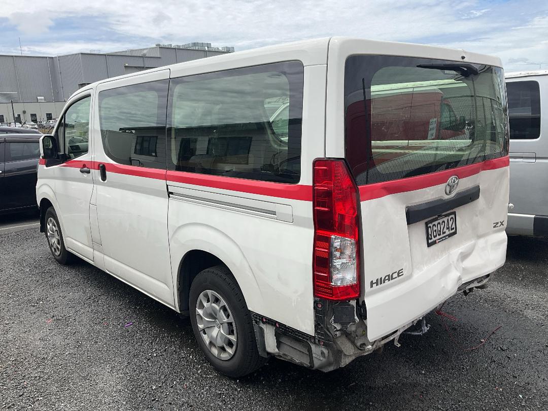 Photo '4' of Toyota Hiace ZR GVN