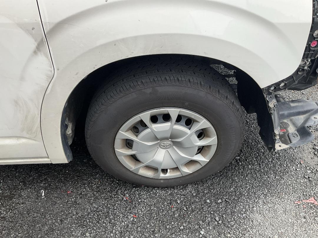 Photo '18' of Toyota Hiace ZR GVN