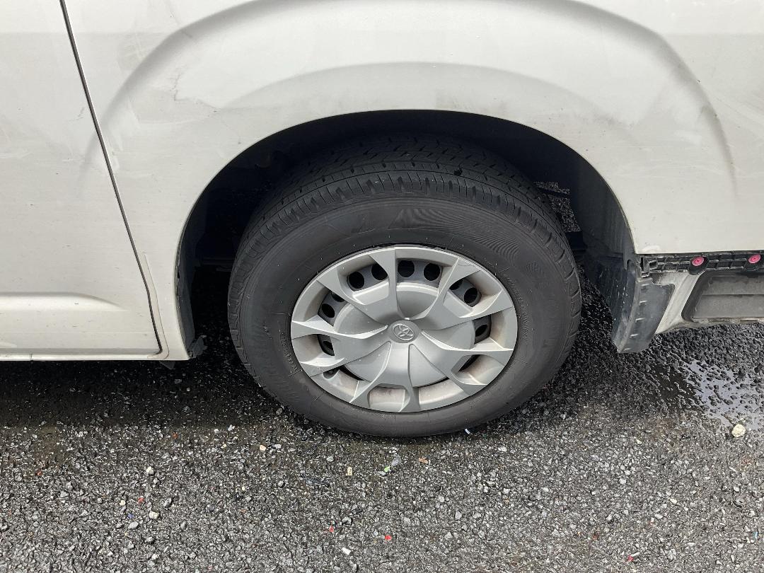 Photo '20' of Toyota Hiace ZR GVN