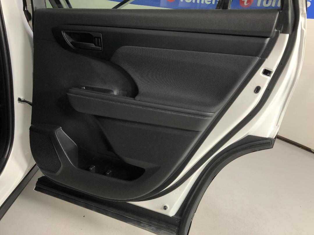 Photo '19' of Toyota Highlander Photo '19' of Toyota Highlander