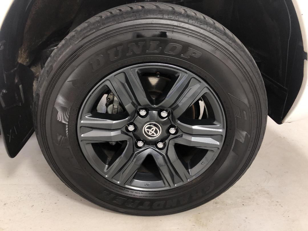 Photo '9' of Toyota Hilux