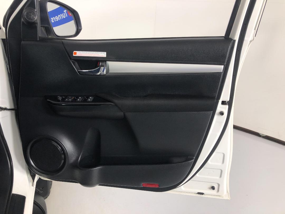 Photo '15' of Toyota Hilux