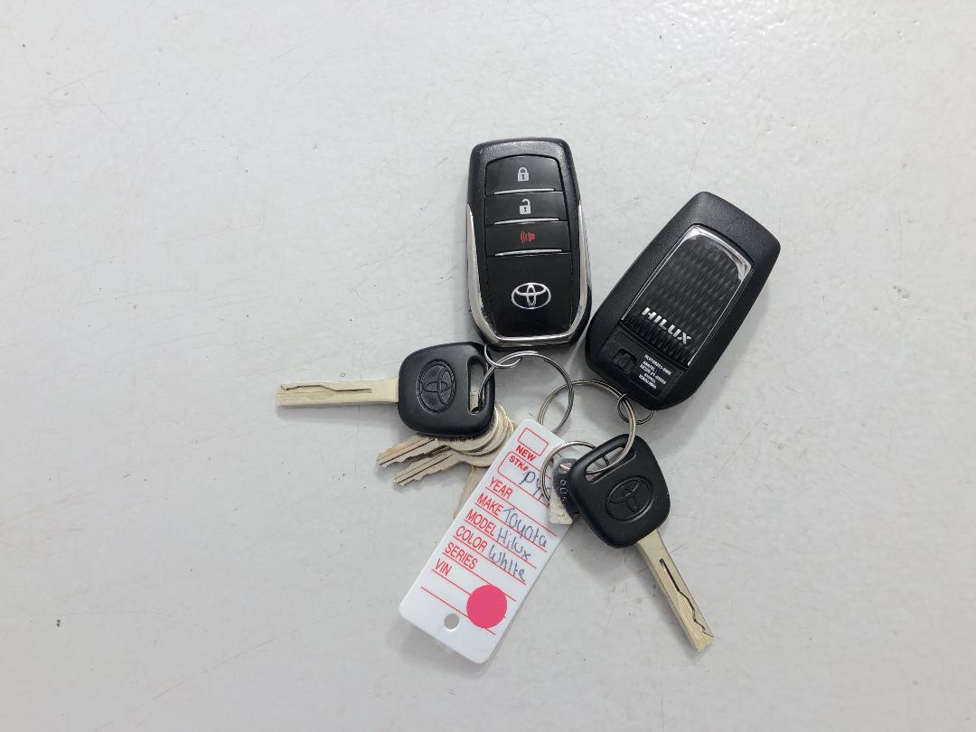 Photo '22' of Toyota Hilux