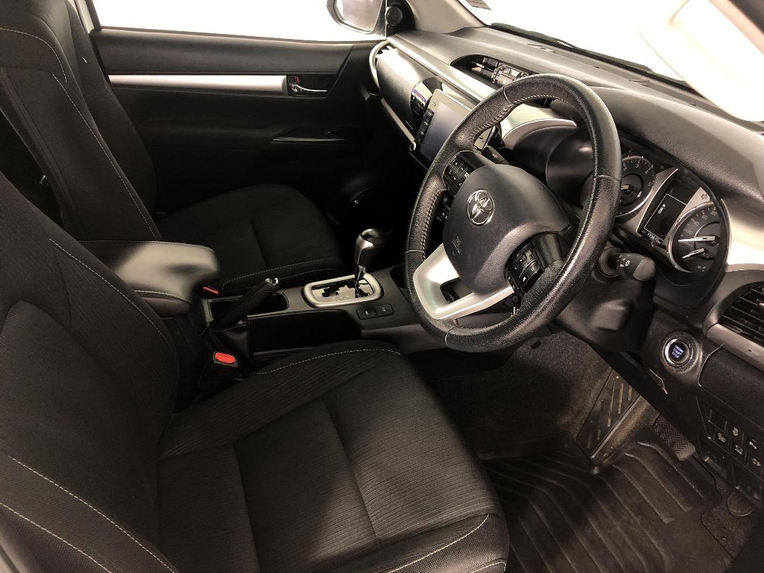 Photo '16' of Toyota Hilux