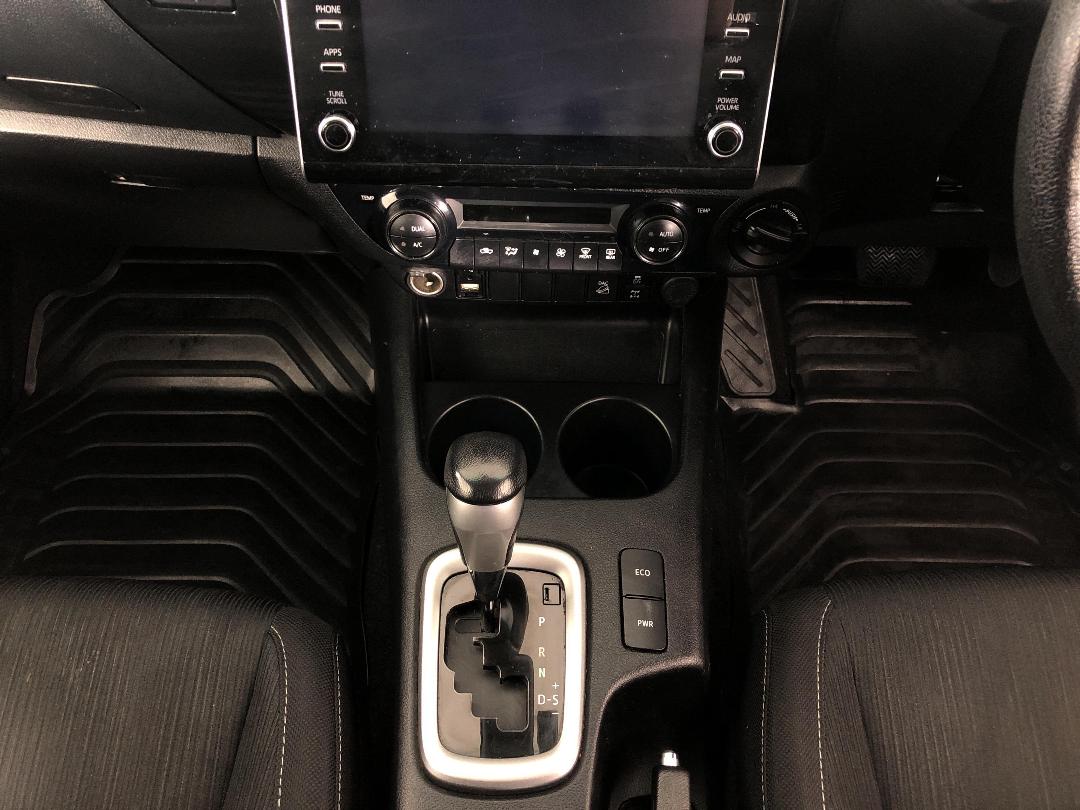 Photo '18' of Toyota Hilux