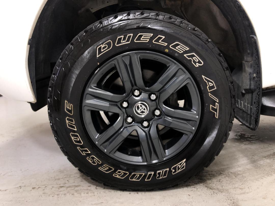 Photo '10' of Toyota Hilux