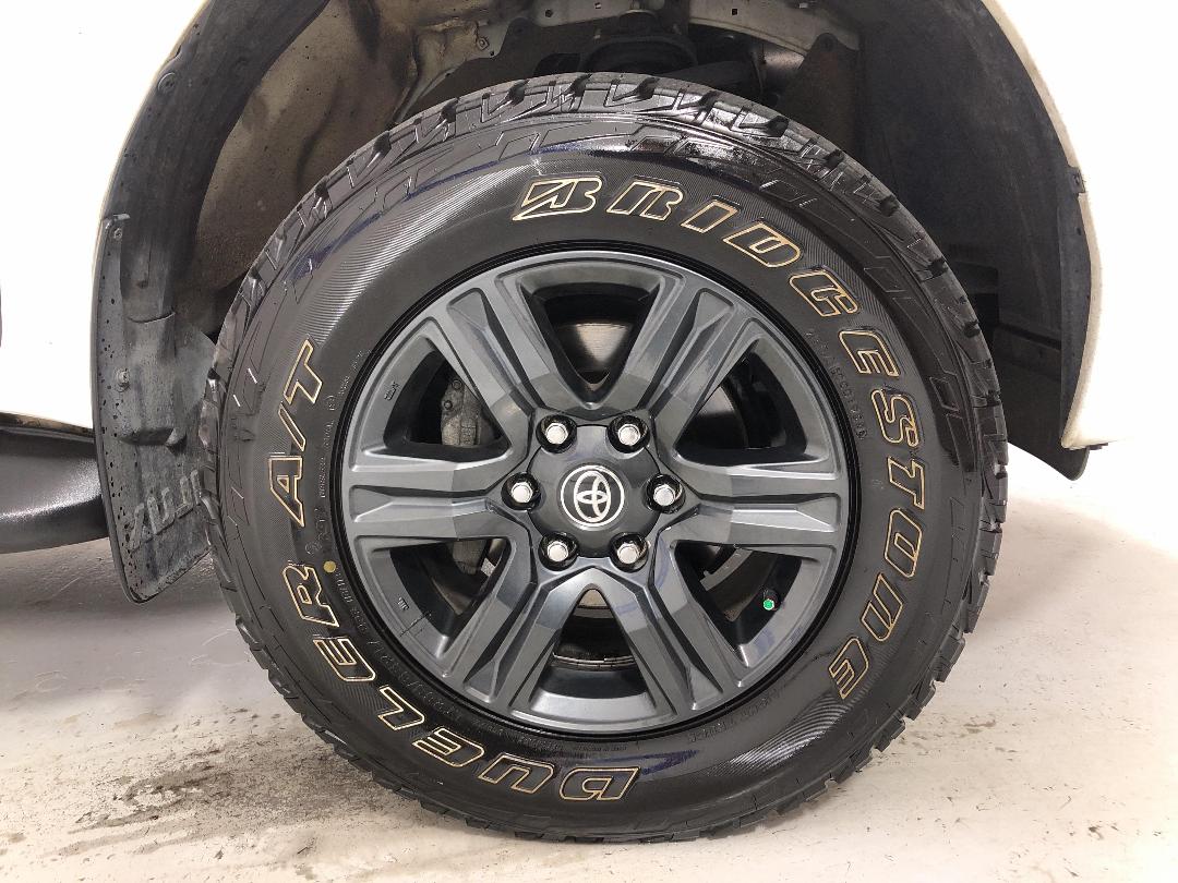 Photo '9' of Toyota Hilux