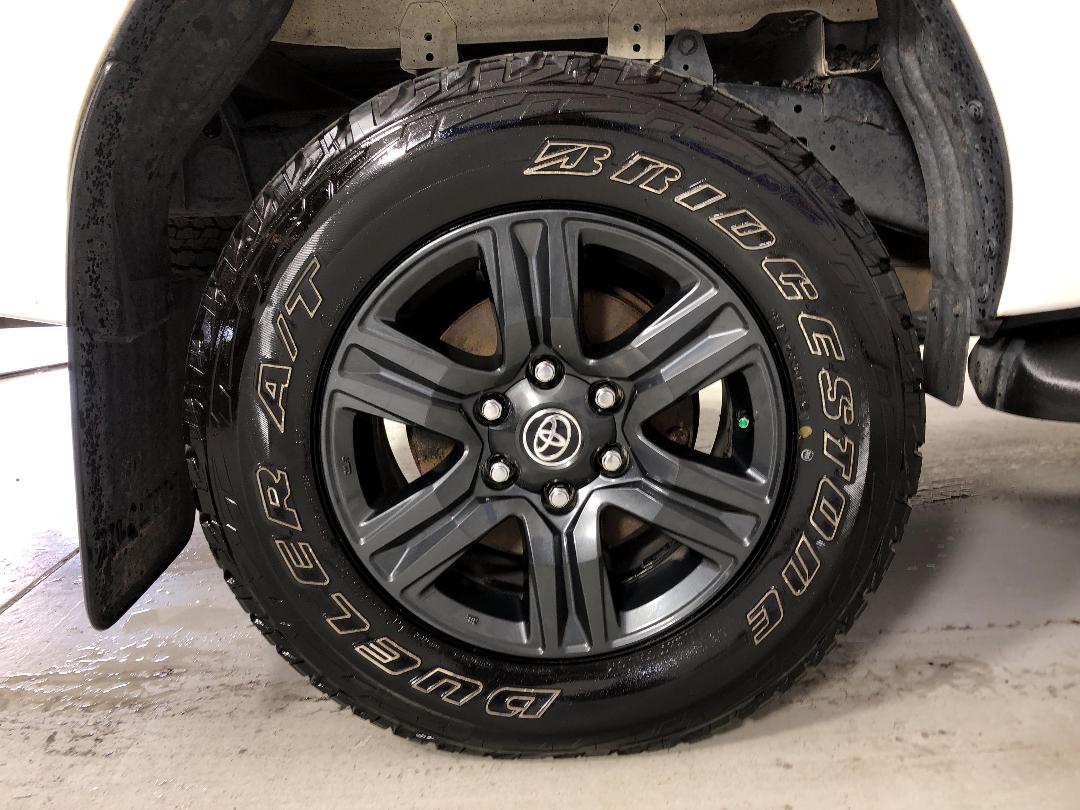 Photo '12' of Toyota Hilux