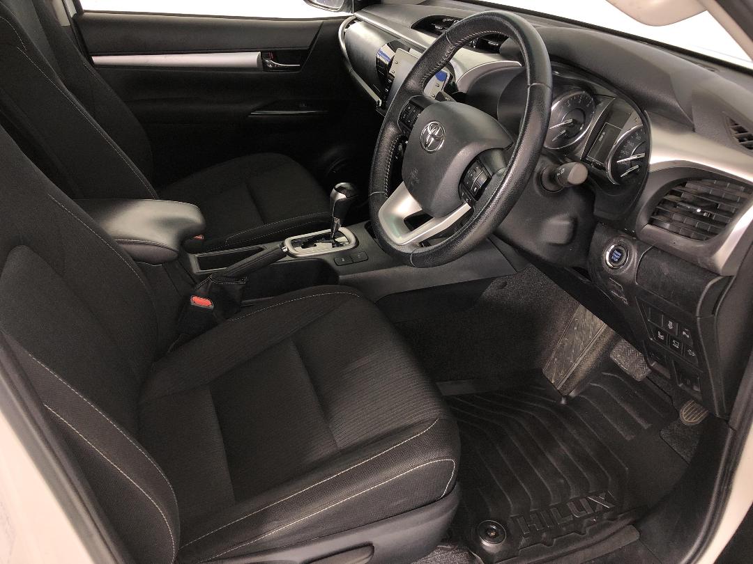 Photo '16' of Toyota Hilux