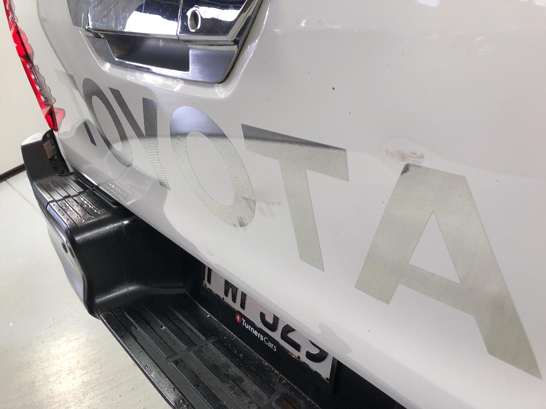 Photo '24' of Toyota Hilux