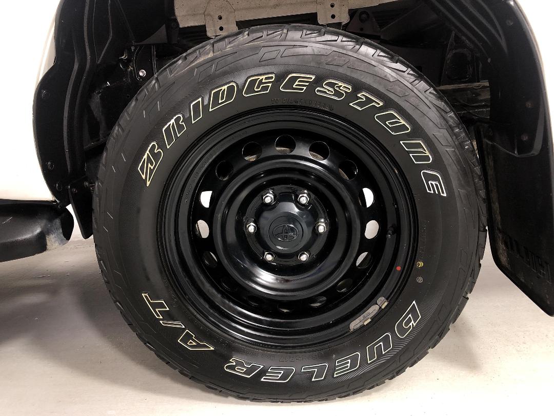 Photo '11' of Toyota Hilux