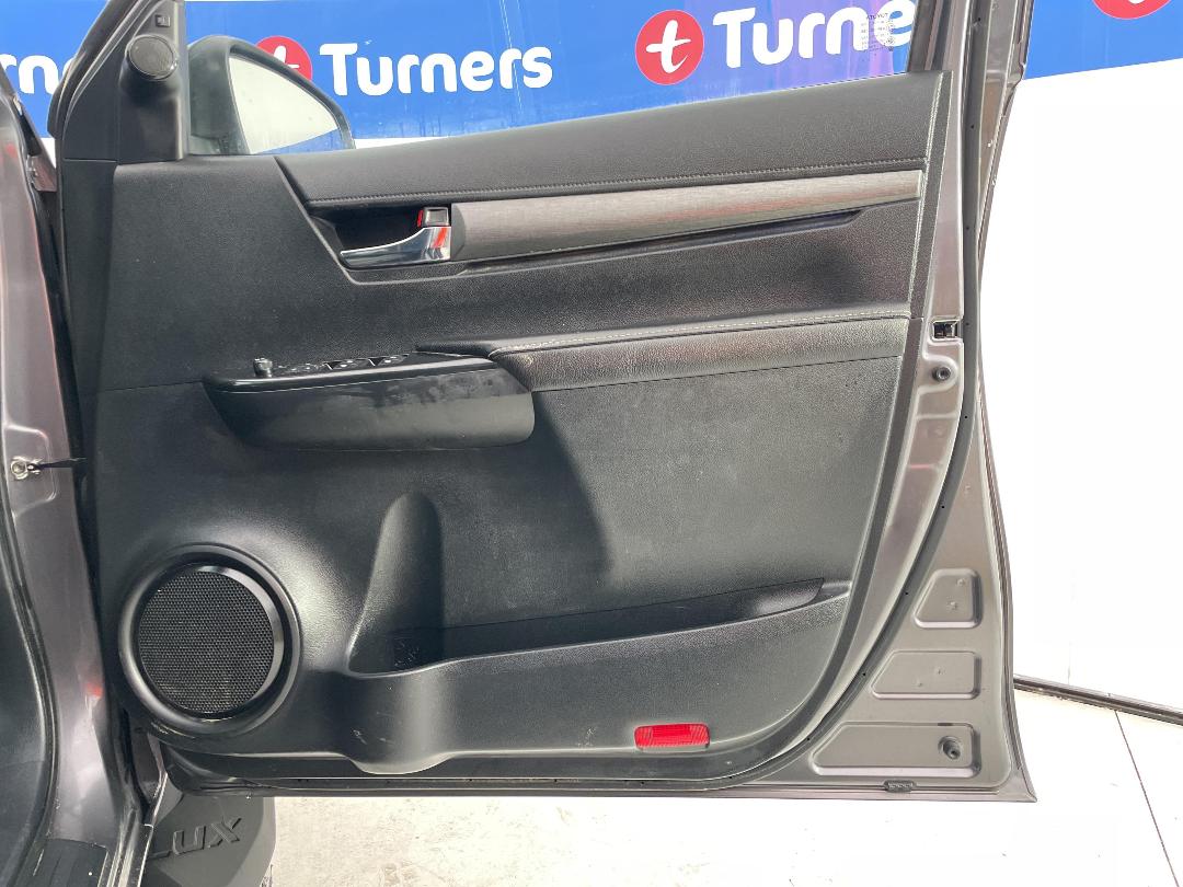 Photo '15' of Toyota Hilux