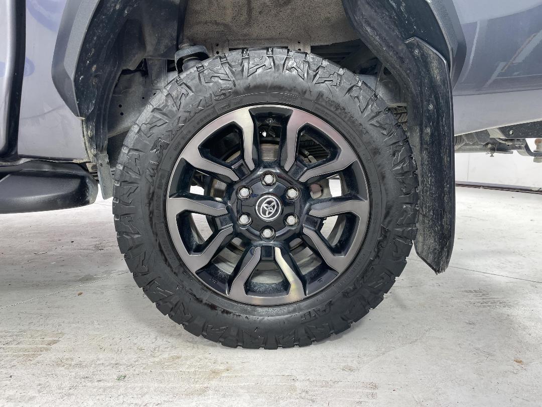 Photo '11' of Toyota Hilux