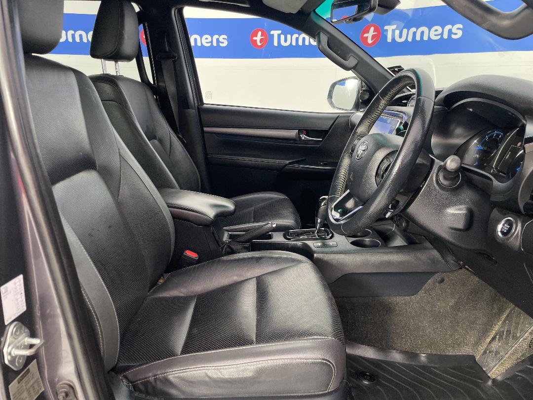 Photo '16' of Toyota Hilux