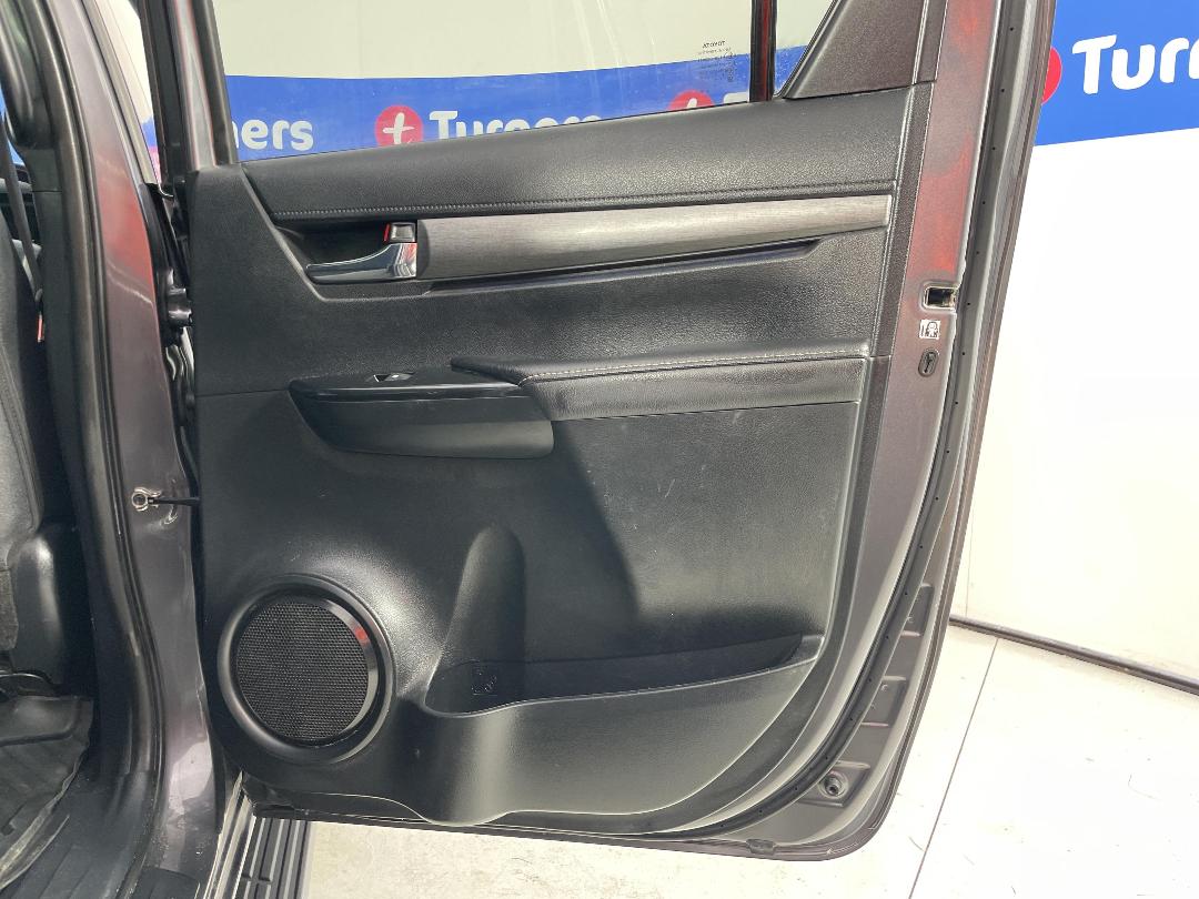 Photo '19' of Toyota Hilux