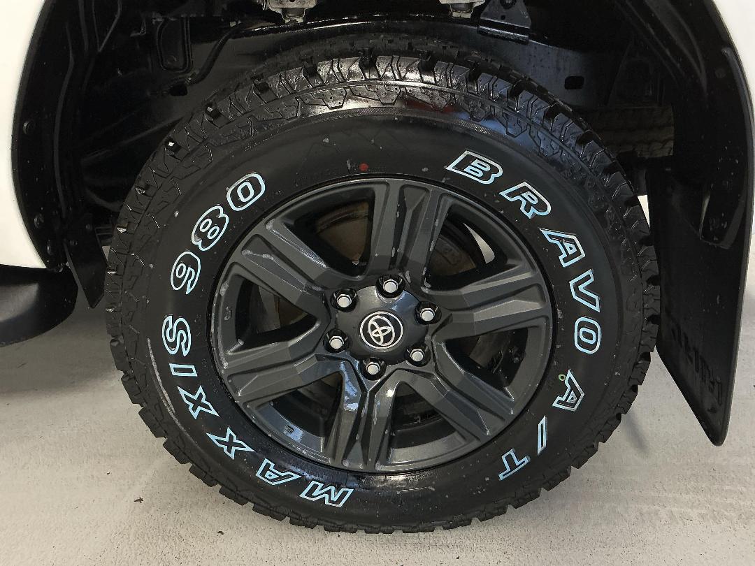 Photo '11' of Toyota Hilux