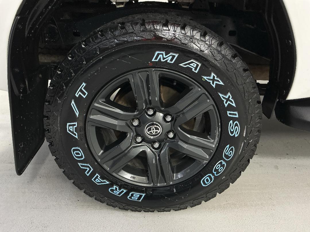 Photo '12' of Toyota Hilux